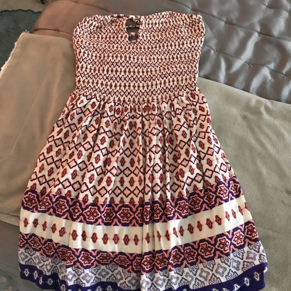Dresses & Skirts - Strapless dress with straps back